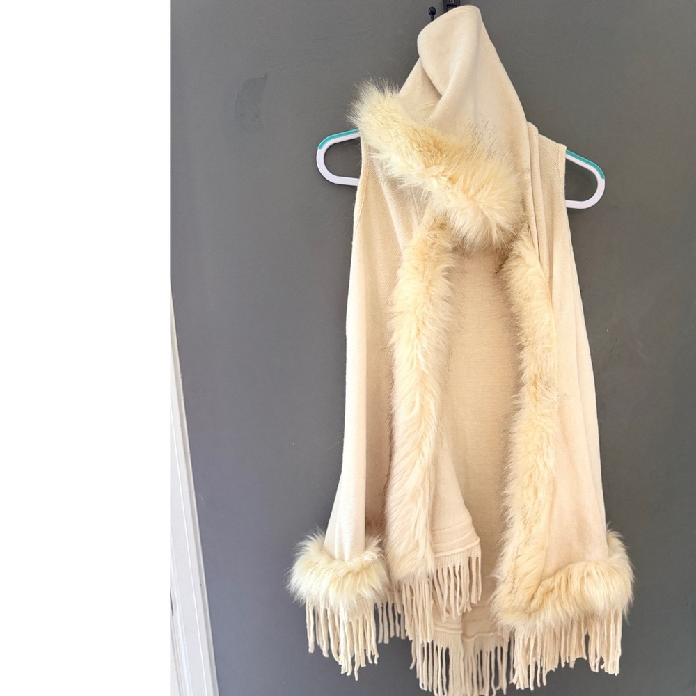 Northern Angel Cream Hooded Knit Vest Faux Fur Trim Fringe L/XL Fall Winter Snow